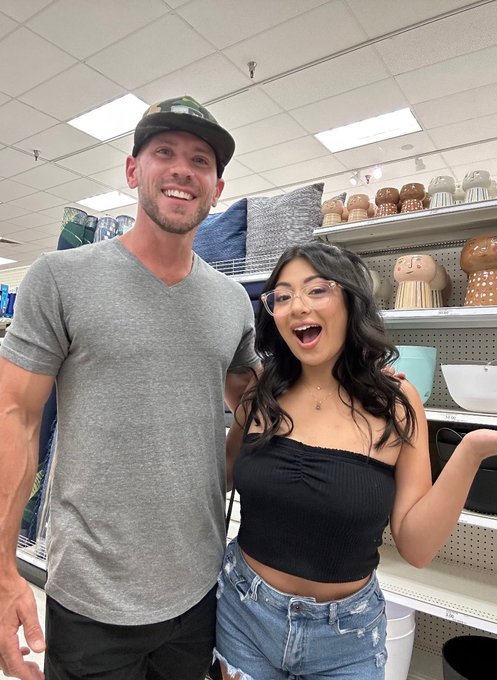 Got recognized by @thecamistrella at Target and literally fucked here right there in the parking lot<a class="tags" href="/tag/thecamistrella">@thecamistrella</a>