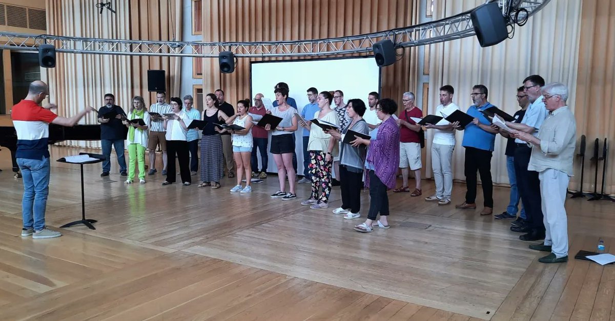 Cor Madrigal (@cormadrigal) on Twitter photo Avui, concert de cloenda del 'Curs d'Estiu de direcció coral' de Barcelona a l'ESMUC dirigits per l'alumnat del curs, i on hi hem participat en les diverses sessions com a cor pilot ❣️
<a href="/direcciocoral/">Curs d'estiu de direcció coral</a> <a href="/perelluis_/">Pere Lluís Biosca</a> <a href="/esmuccat/">ESMUC</a> <a href="/AgrCorMadrigal/">Agrupació Cor Madrigal</a>
#músicaCoral Avui, concert de cloenda del 'Curs d'Estiu de direcció coral' de Barcelona a l'ESMUC dirigits per l'alumnat del curs, i on hi hem participat en les diverses sessions com a cor pilot ❣️
<a href="/direcciocoral/">Curs d'estiu de direcció coral</a> <a href="/perelluis_/">Pere Lluís Biosca</a> <a href="/esmuccat/">ESMUC</a> <a href="/AgrCorMadrigal/">Agrupació Cor Madrigal</a>
#músicaCoral