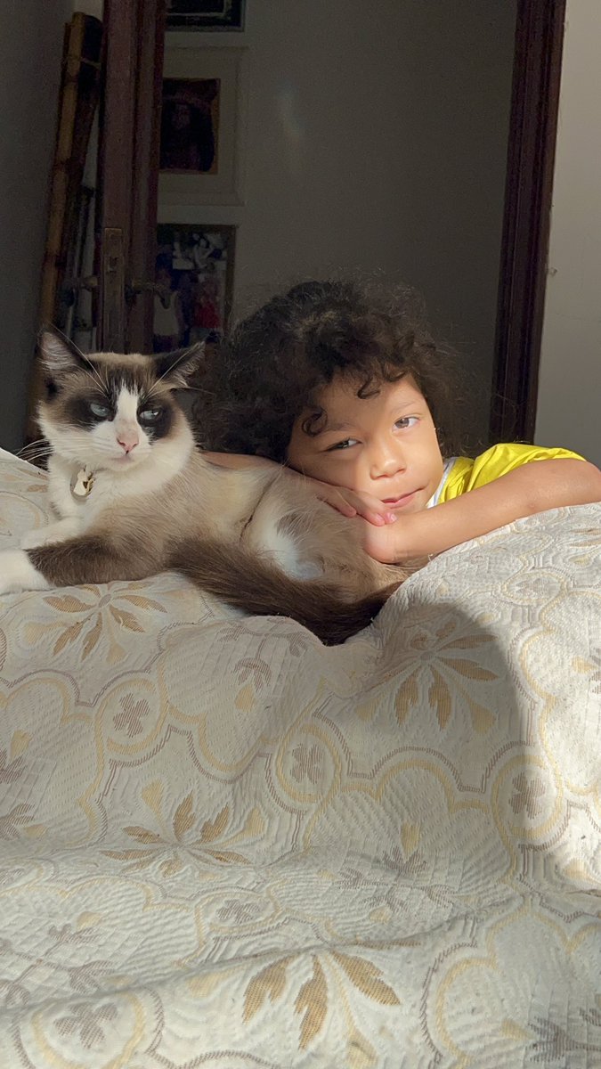 AHoffemann's tweet photo. Eu e minha filha Marie 😽😻 https://t.co/bK40tPzd3y