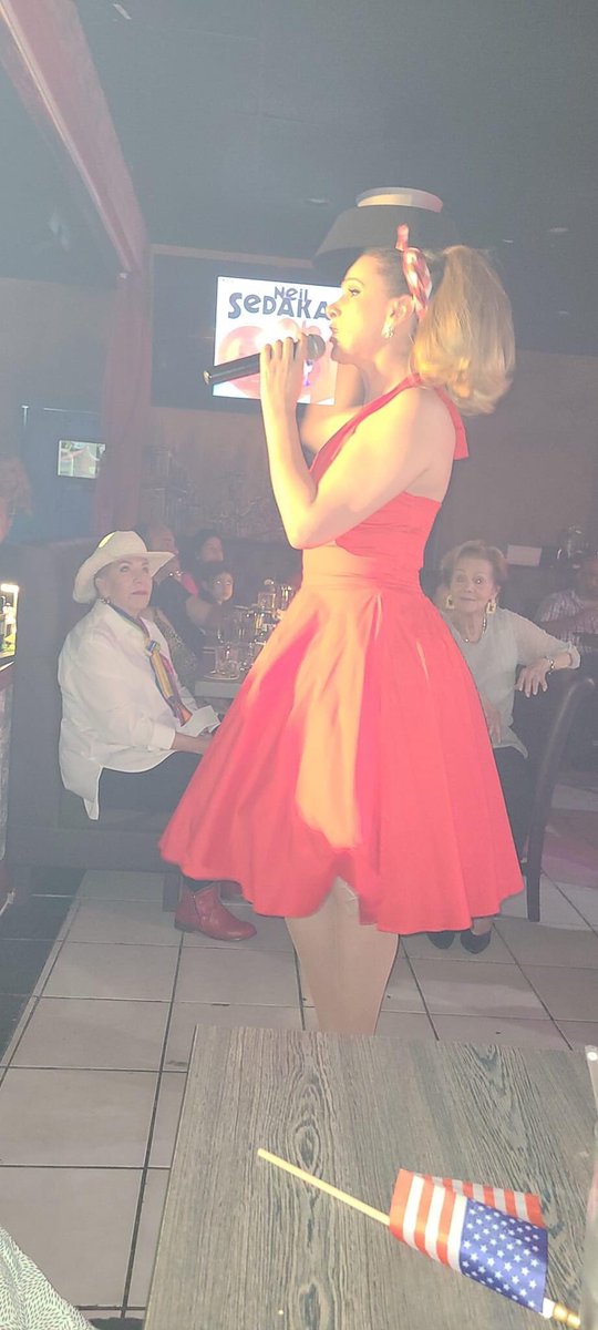 Maylucita's tweet photo. #cabaretcubano #maylu #mayluhernandez #chowcabaret #cabaretenmiami #nochescabaretenmiami https://t.co/SKC2k12aS2
