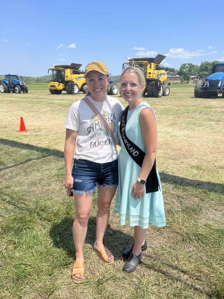 Alice_Dairyland's tweet photo. The 157th Lodi Agricultural Fair made for a great way to spend a Sunday afternoon! 🎟️

Growing up, I exhibited various livestock species at the Lodi Ag Fair, including dairy cattle, horses, and rabbits. It was so much fun to be back today! 💛

#76thAlice #LodiAgFair #WisconsinAg https://t.co/tBVgEvQThD