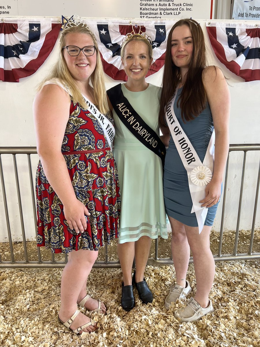 Alice_Dairyland's tweet photo. The 157th Lodi Agricultural Fair made for a great way to spend a Sunday afternoon! 🎟️

Growing up, I exhibited various livestock species at the Lodi Ag Fair, including dairy cattle, horses, and rabbits. It was so much fun to be back today! 💛

#76thAlice #LodiAgFair #WisconsinAg https://t.co/tBVgEvQThD