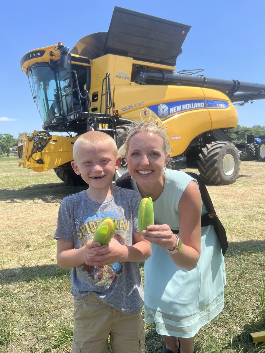 Alice_Dairyland's tweet photo. The 157th Lodi Agricultural Fair made for a great way to spend a Sunday afternoon! 🎟️

Growing up, I exhibited various livestock species at the Lodi Ag Fair, including dairy cattle, horses, and rabbits. It was so much fun to be back today! 💛

#76thAlice #LodiAgFair #WisconsinAg https://t.co/tBVgEvQThD