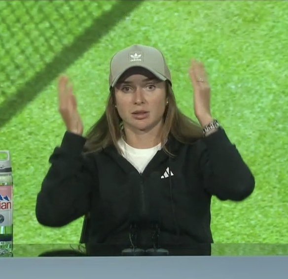 TheTennisLetter's tweet photo. Elina Svitolina on crowd booing Azarenka:

“I think tennis organizations have to come out with a statement that there will be no handshake between Russian &amp; Belarusian &amp; Ukrainians. I don’t know if it’s not clear for people. I think this is the right way.” https://t.co/f71prZ8lJi