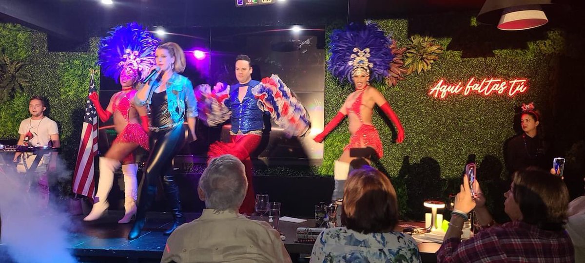 Maylucita's tweet photo. #cabaretcubano #maylu #mayluhernandez #chowcabaret #cabaretenmiami #nochescabaretenmiami https://t.co/4AxV9XuK39