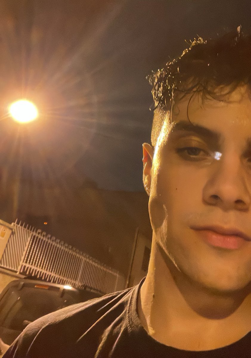 miguelrodvi's tweet photo. Hola gays https://t.co/CHsC2We7P6