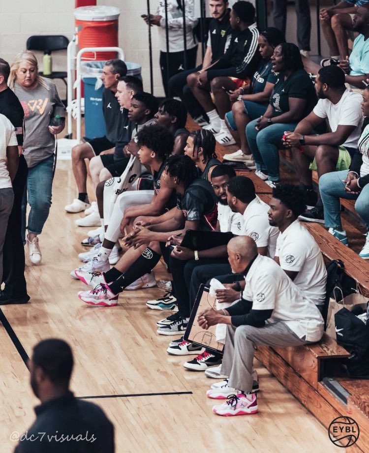 esmith2026's tweet photo. 2023 Peach Jam Champions!!🍑🍑 https://t.co/IuI1hWHW1J