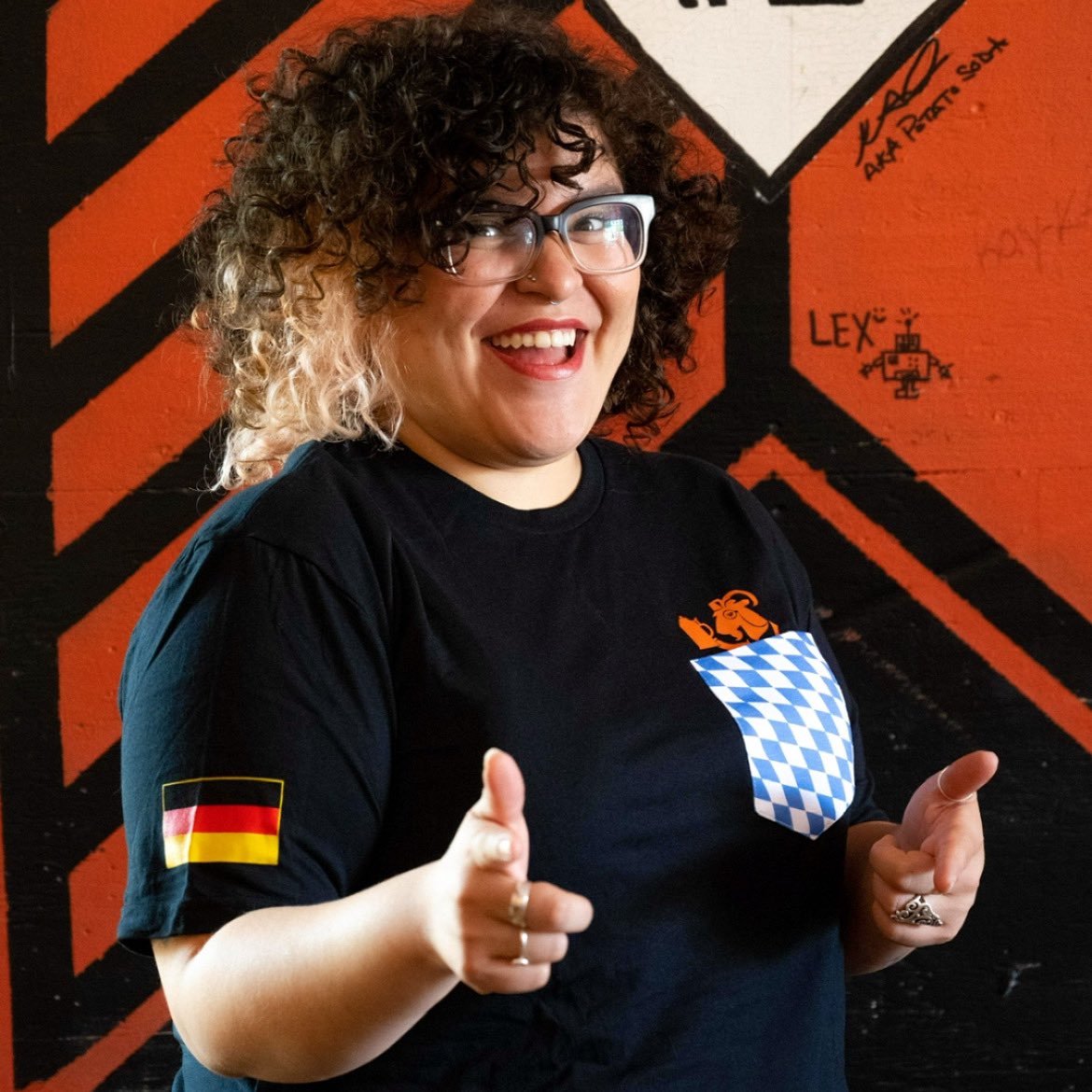 JOIN THE KÜNSTLER FAM! We’re hiring cooks at the brewery 🧡 ~~ please send your resume &amp; info to: danny@kuenstlerbrewing.com or ask at the bar for an application ~~