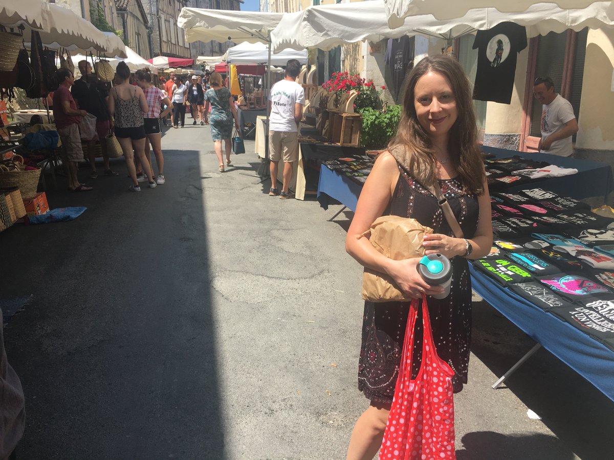 Un de mes meilleurs souvenirs de voyages, il y a 4 ans, à Issigeac en France! Réussissez-vous à respecter votre budget quand vous partez en vacances? Les conseils de <a href="/elleinvestit/">ELLEINVESTIT</a> et de <a href="/beatricebp/">Béatrice B.-Poulin</a> ici sur <a href="/iciottgat/">ICI Ottawa Gatineau</a>: ici.radio-canada.ca/ohdio/premiere… #marjorieaprileconomie #budgetvoyage