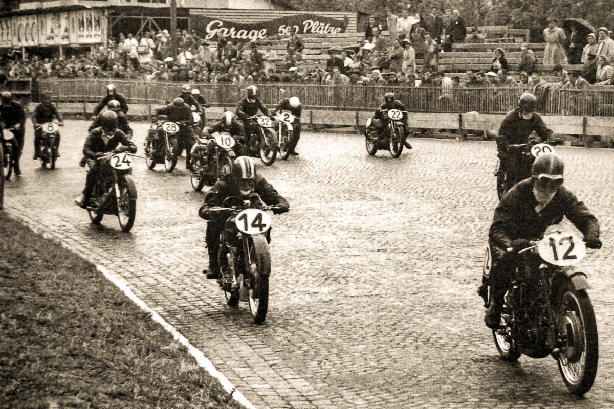 CryptoMotoApp's tweet photo. MotoGP, previously known as the FIM Road Racing World Championship Grand Prix, has its origins dating back to 1949. The championship was established to bring together the best motorcycle racers from around the world. 🌏
.
.
#CryptoMoto #MotoGP #HistoricFact #BIkerLife #Riders https://t.co/KP83gffKcl