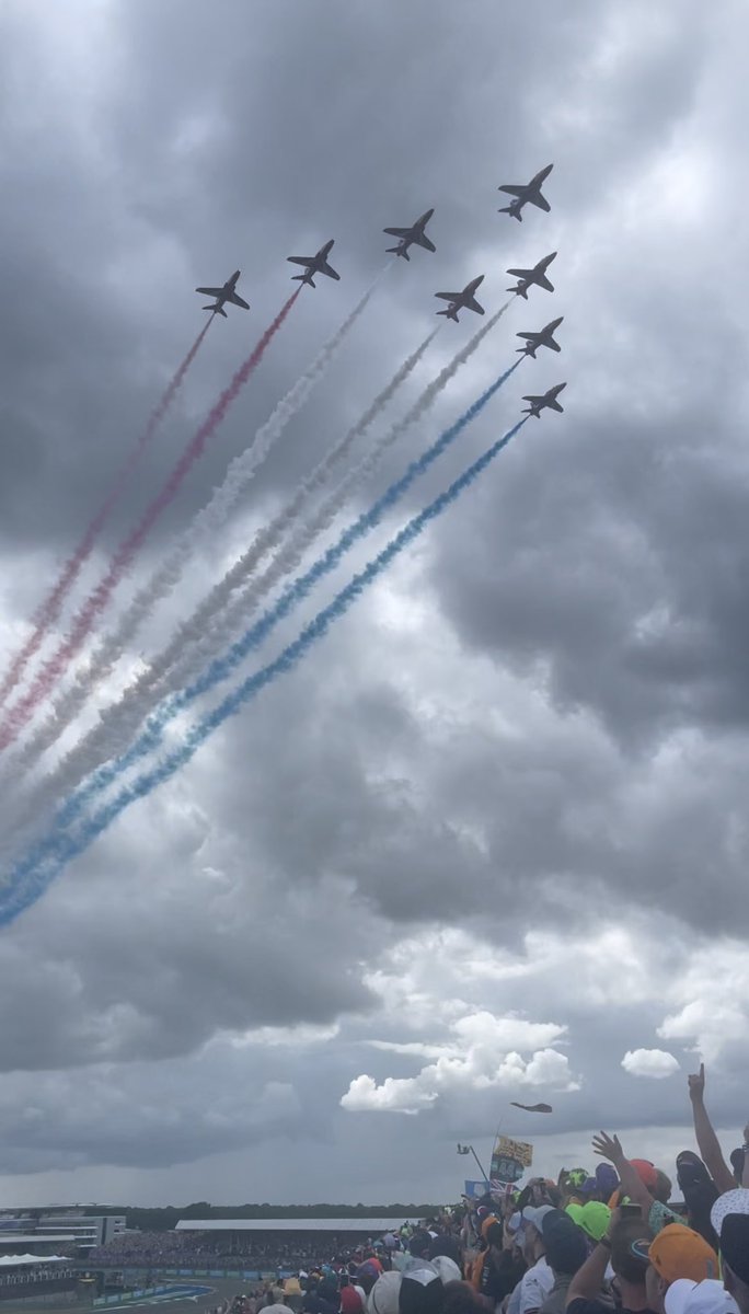 Amazing display from the Red Arrows at the F1 British Grand Prix