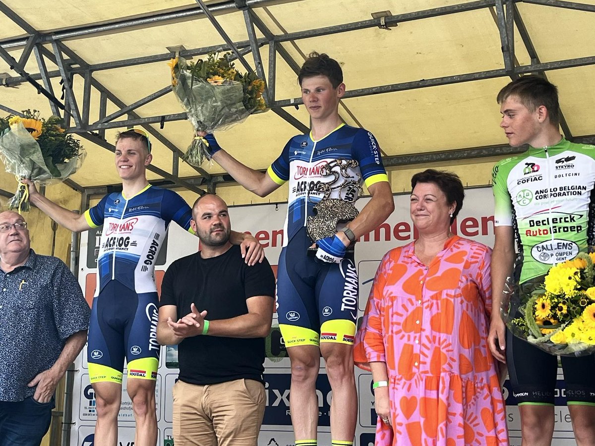 acrog_tormans's tweet photo. Double stroke for the young wolves! Milan De Ceuster takes the win in Menen-Kemel-Menen ahead of teammate Erazem Valjevec! Another strong performance from all the young wolves! Congrats Milan and Erazem!
#acrogtormans #soudalquikstep #theyoungwolves https://t.co/51aIVViwBs