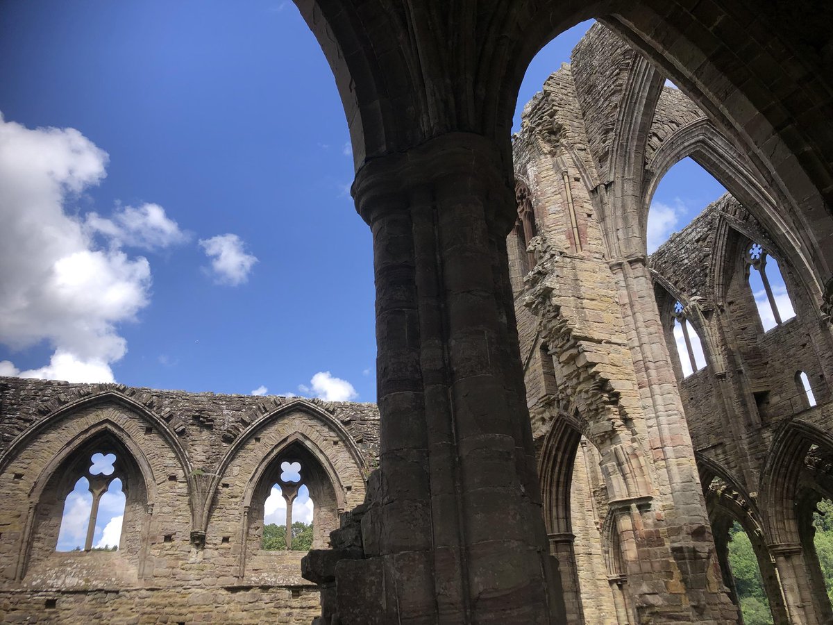 Thanks to <a href="/cadwwales/">Cadw</a> @Tintern_abbey for inviting us to play in this marvellous space. Thank you too to all those who came to listen, please do share your photos and video. #Tintern #Tinternabbey #celticmusic #Brimstone