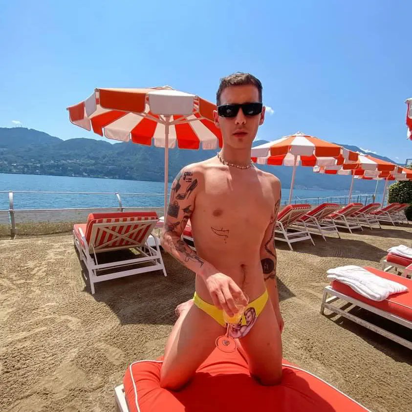 Voilet Chacki and Tom steal the show at Lake Como! The content we didnt know we needed until now. 💋 Thank you @violetchachki