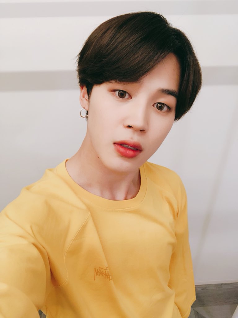BangtanScreen22's tweet photo. @Rogue_Hands https://t.co/eLQiXQzifK
