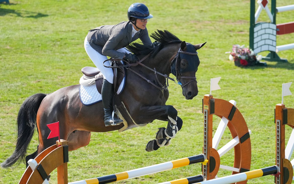 Spruce_Meadows's tweet photo. Katherine Kana 🇨🇦riding Caviar of Picobello Z win the final 1.10m competition of the Spruce Meadows summer tournament season.
#sprucemeadows #showjumping #jumpintosummer https://t.co/OnhXpZjAzj