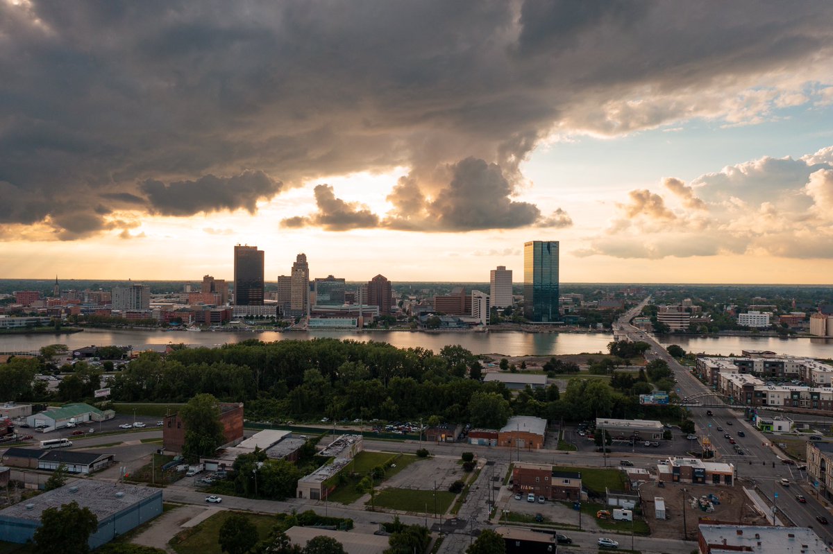 johnfmedia's tweet photo. Downtown Toledo yesterday 🌆 https://t.co/HFsgpZlcha