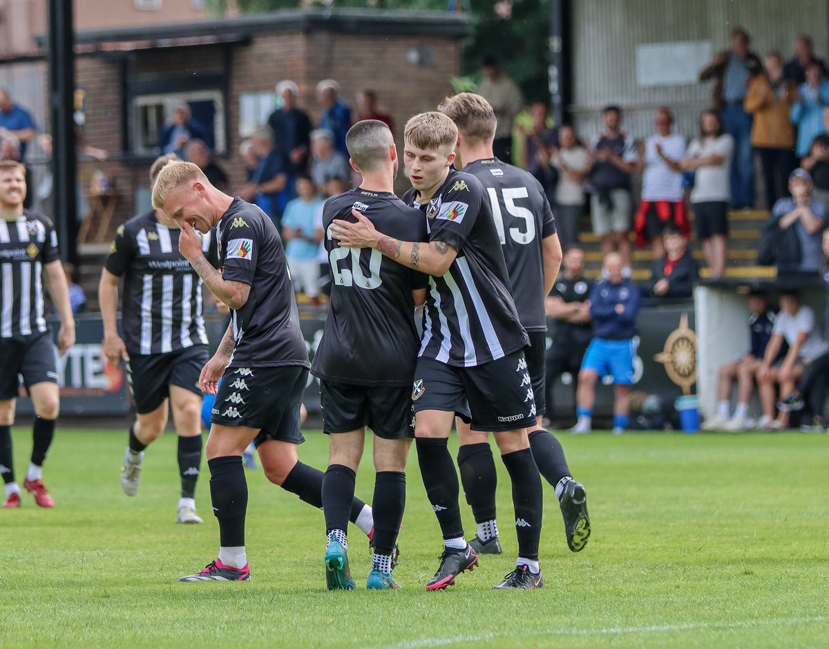 🎯 Kenny Barr shoots. 
⚽️ Kenny Barr scores!

🙌 A goal and assist for the midfielder yesterday. Was he your man of the match?