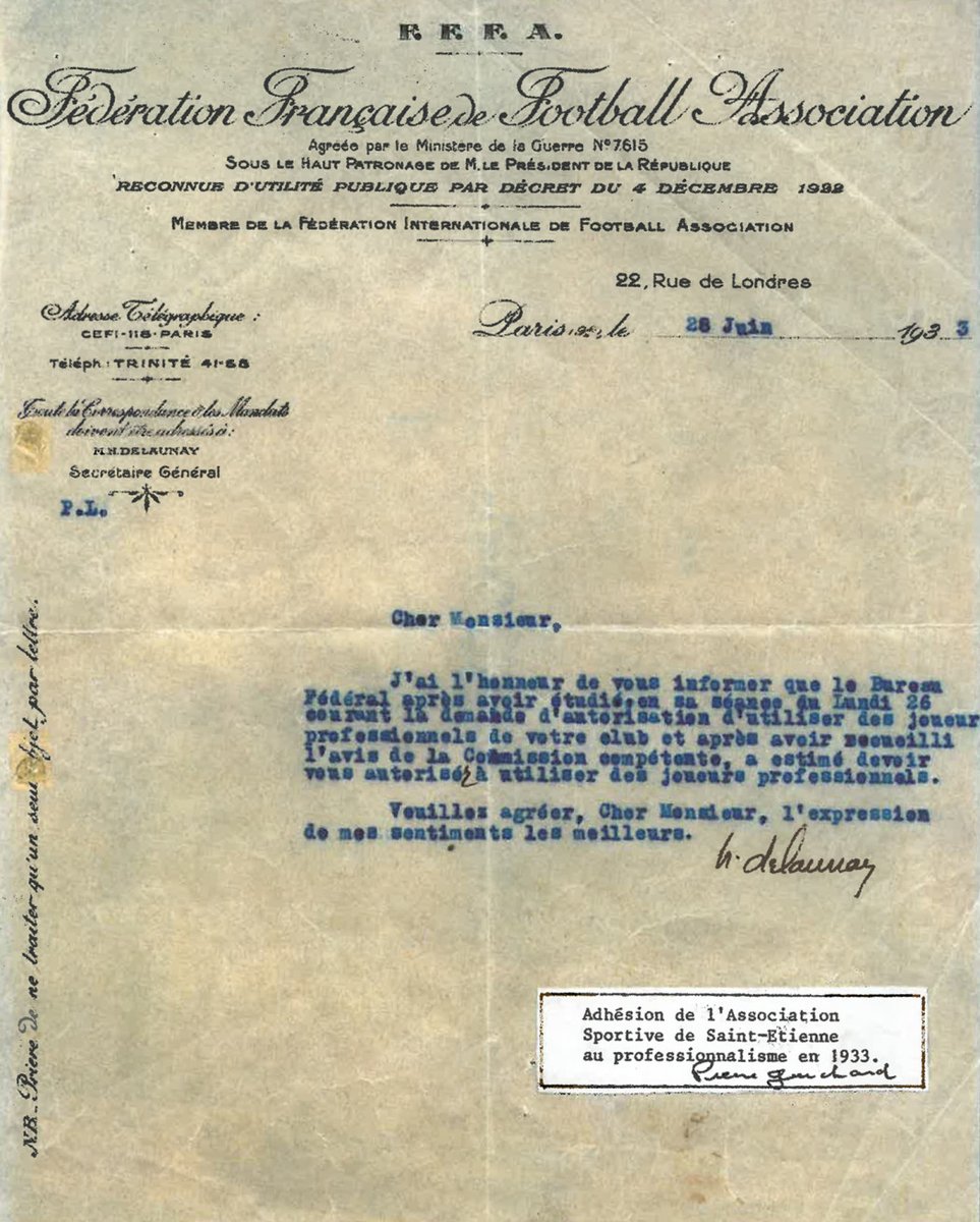 90ansAsse's tweet photo. La structure s’appelle alors ASS « Association Sportive Stéphanoise ». En 1933 Pierre Guichard décide de lancer le club dans le monde professionnel et le nomme ASSE. Le club est inscrit au championnat professionnel de 2ème division zone sud.

#90ANSASSE https://t.co/tOnkqul5fI