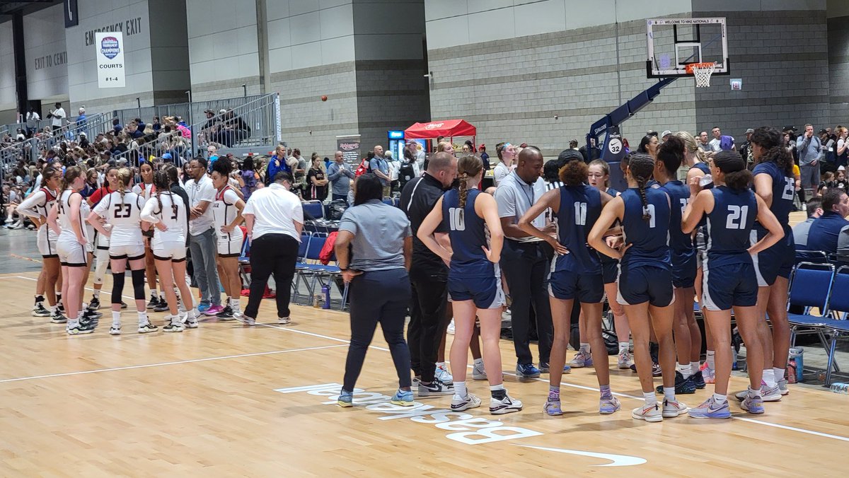 CghrMedia's tweet photo. ๐ #CGHRMedia
#NikeNationals
@niketoc
@NikeGirlsEYBL
๐จ 16U #EYBL Championship ๐จ
@MissouriPhenom (MO) - 46
VS
#MwPremier (CO) - 46
Heading to Double OT
Great battle for a #SemiFinals spot
#CarolinaGirlsHoopsReport https://t.co/fX3zs9gI3O