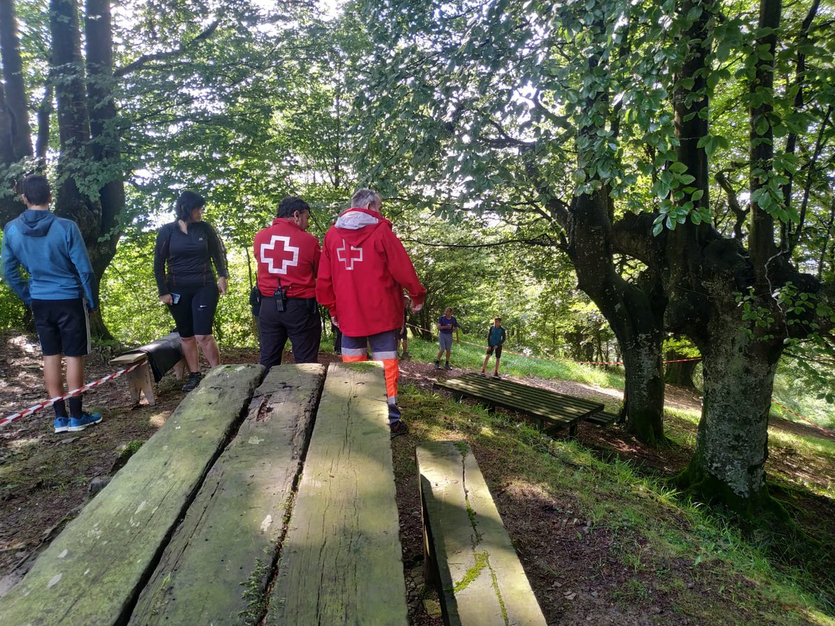 CruzRojaGoierri's tweet photo. Seguimos en la @EhunmilakG2  y da comienzo la maratón marimurumendi.
#PreventivosCruzRoja https://t.co/M3GiUzcVRO