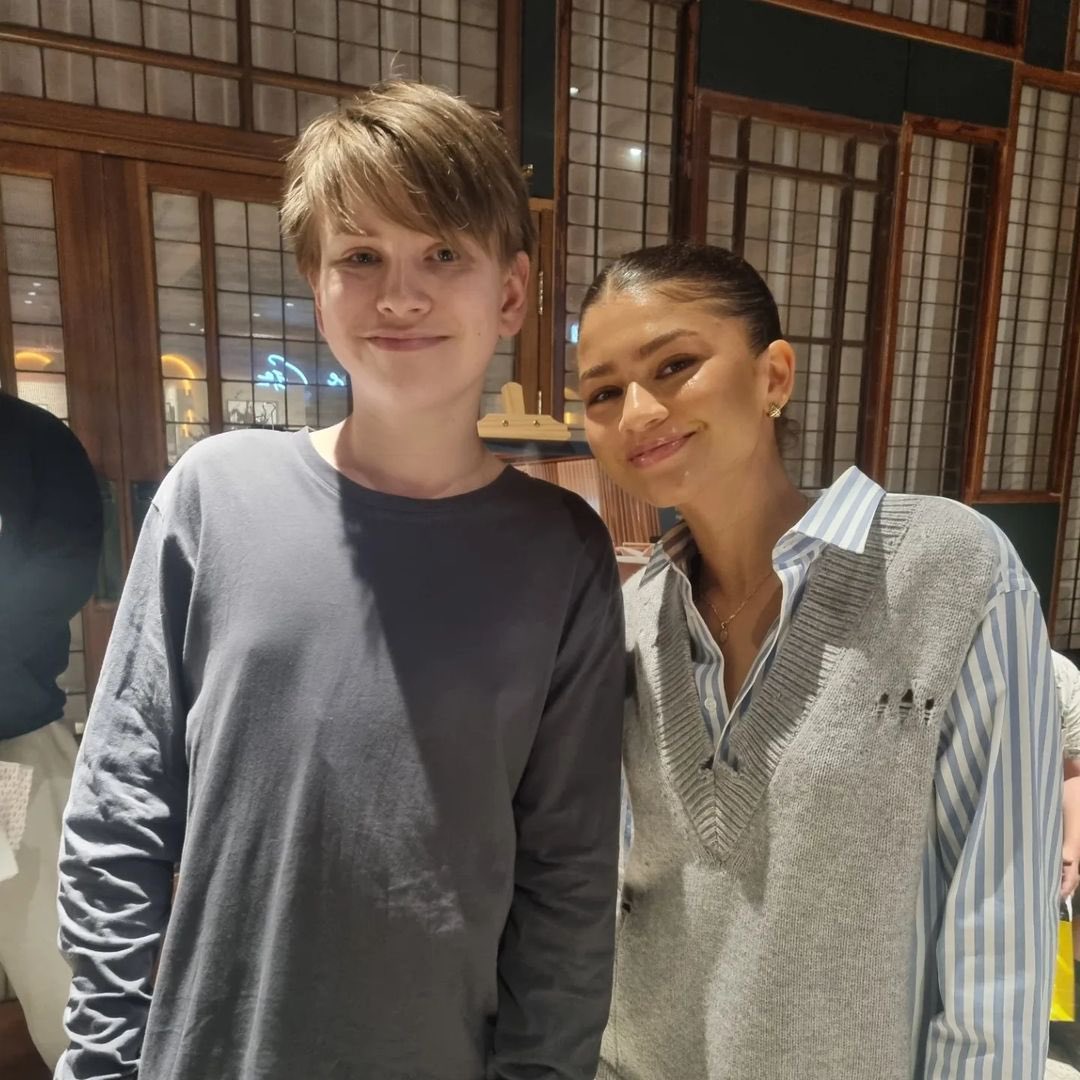 Zendaya Updates on Twitter: "More of Zendaya with fans at The Brothers