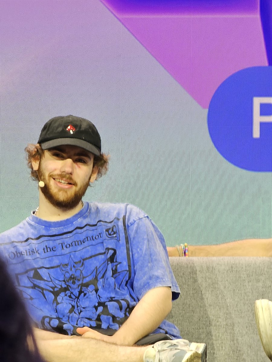 Tamii3i's tweet photo. pictures i took of sapnap at the banter panel🫶 https://t.co/yyXi55j0o7