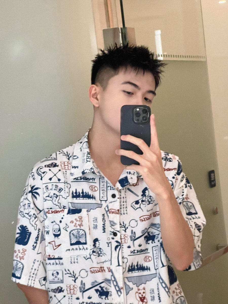 Chriiis tweet media