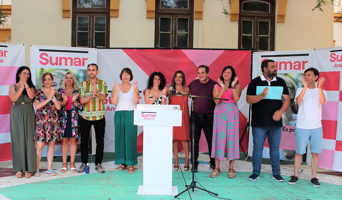 IURinconV's tweet photo. ➕ Sumar crece y la ciudadanía acoge este proyecto como propio, lo pudimos comprobar ayer en el encuentro con personas voluntarias, inscritas y candidatas. Estamos orgullosas de que nuestra coordinadora Rocío Calderón forme parte de esta candidatura tan ilusionante 🩷✊ #EsPorTi https://t.co/BWzo6Km8VA