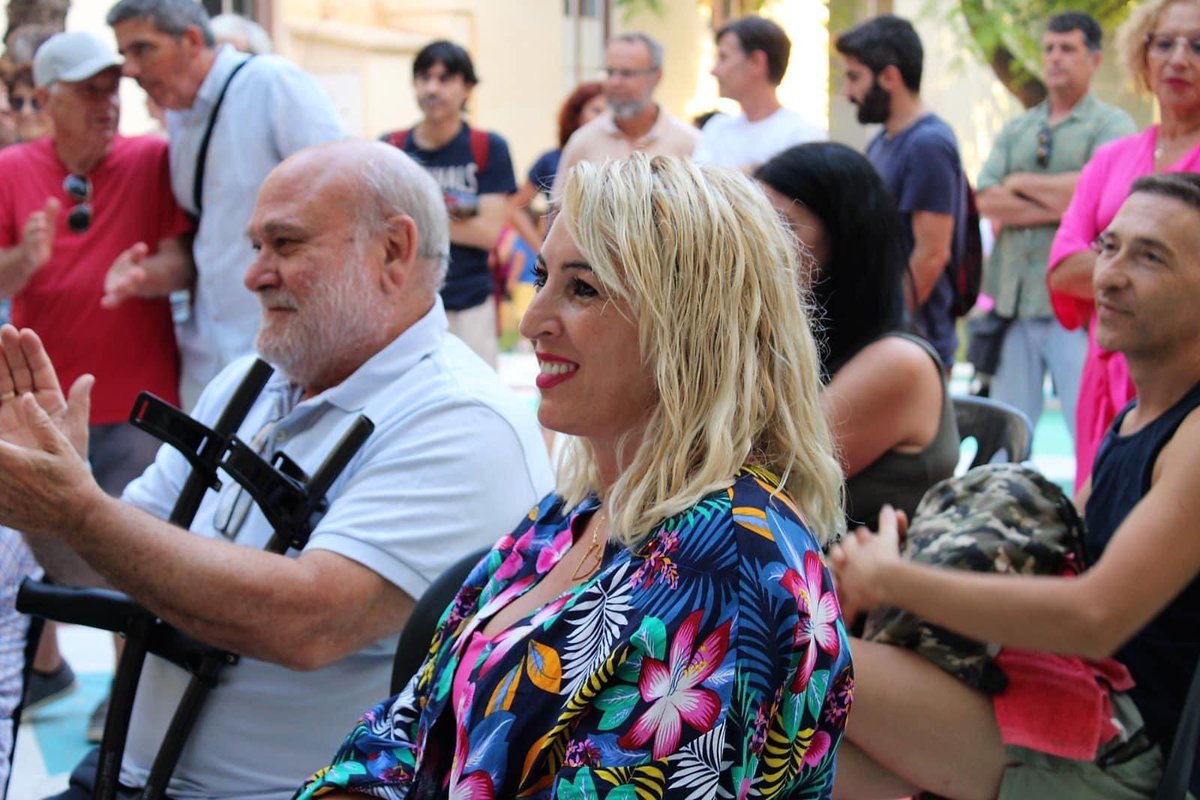IURinconV's tweet photo. ➕ Sumar crece y la ciudadanía acoge este proyecto como propio, lo pudimos comprobar ayer en el encuentro con personas voluntarias, inscritas y candidatas. Estamos orgullosas de que nuestra coordinadora Rocío Calderón forme parte de esta candidatura tan ilusionante 🩷✊ #EsPorTi https://t.co/BWzo6Km8VA