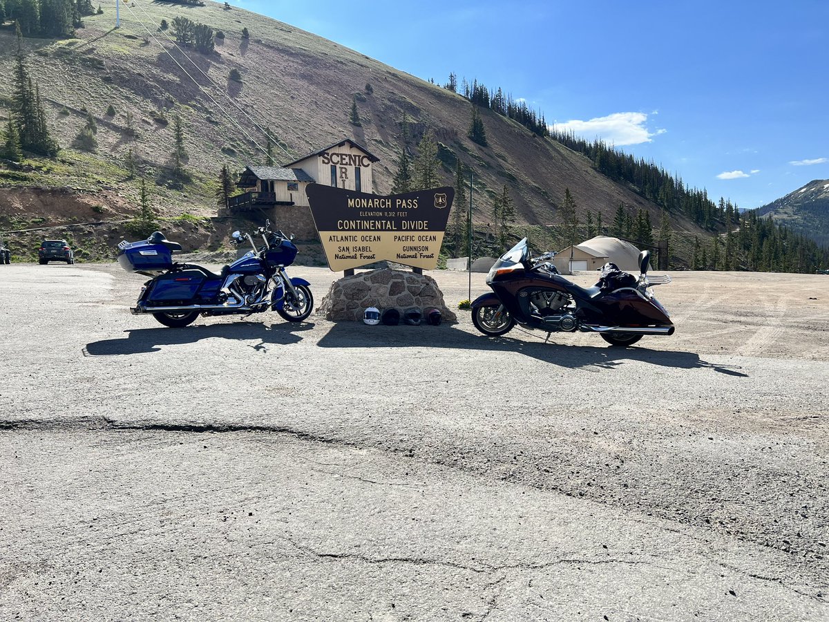 MattsWildWorld's tweet photo. @Asylum_SNOWMAN
We got to spend Independence Day riding up to the continental divide. #monarchpass
#roadglidespecial
#windtherapy2023 https://t.co/dSLO23d39h