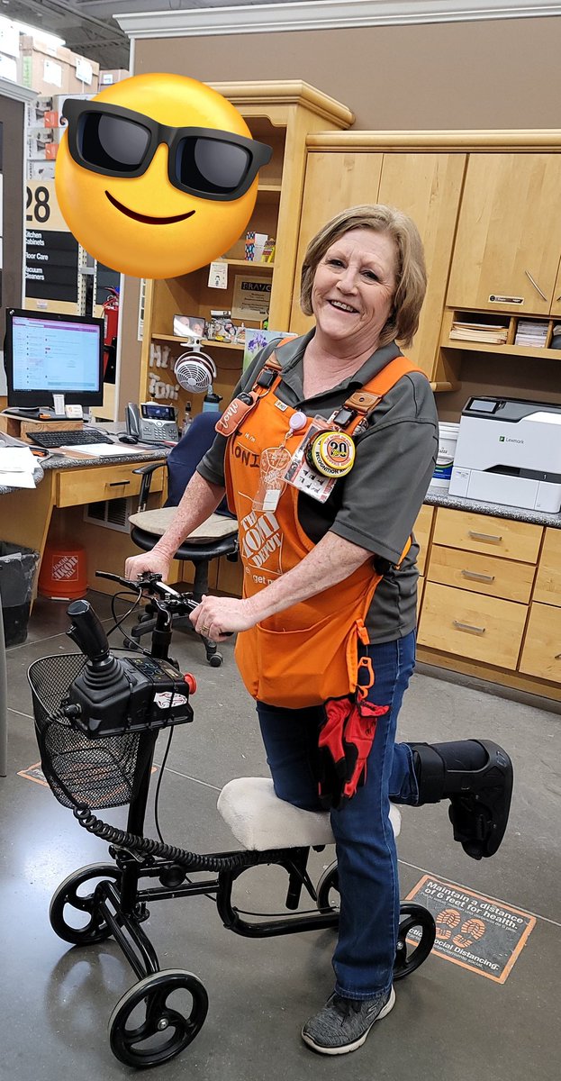 StephVasquezSA's tweet photo. #AssociateHighlight goes to our one and only COS Toni! She always does everything she can to take care of the customer AND helps out throughout the store wherever needed. Thanks for all you do! #BeingGreatAt6588 @THD_MikeMinuto @lanawarriner https://t.co/x8J0CSxcal