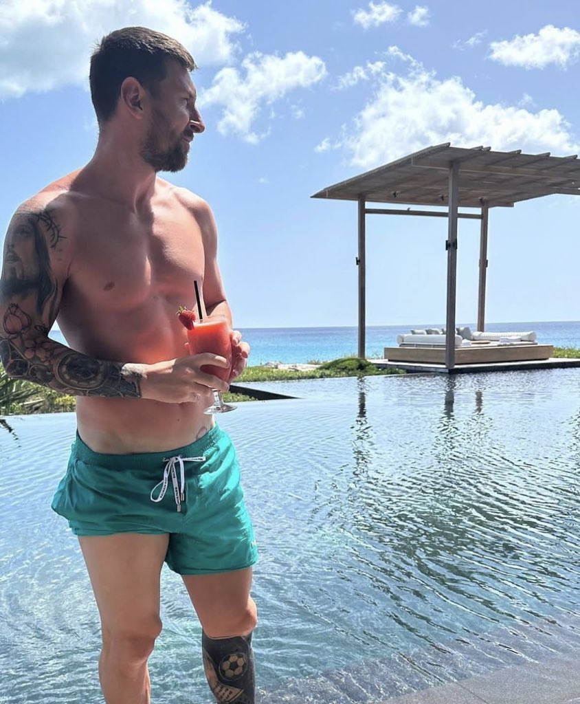 WeAreMessi's tweet photo. 🍹 https://t.co/b9LXficyMQ