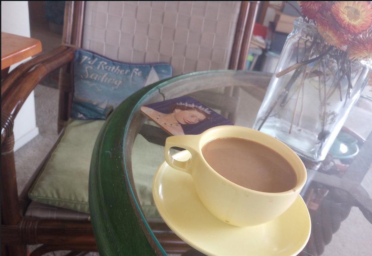 maureenfosterX's tweet image. This is the last cup remaining from my childhood, brought it home from mommy's kitchen cabinet when we closed her house after she passed. Love you forever mom and dad ❤️ Happy Sunday all  🎇
#melmac #1960s #midcentury #design