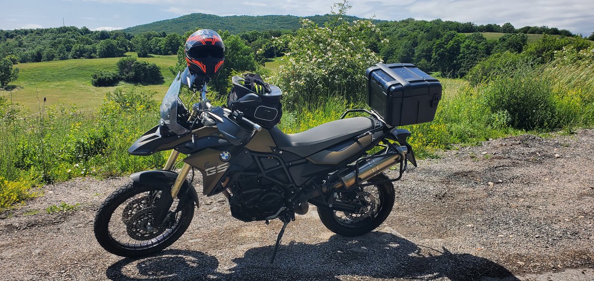 Proof of weekend adventure

Same as @Nakamigos, the stallion needs some love too.

Feel the wind, keep riding 🛣️
#adventure #adventurebike