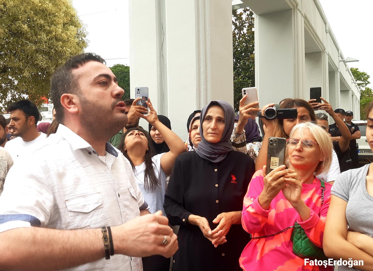 Ne kadar anlatırsan anlat
Karşındakinin kapasitesi kadarsın.

EşitAf BasınAçıklaması
AFMeclise MahkumaŞans 👍🏻