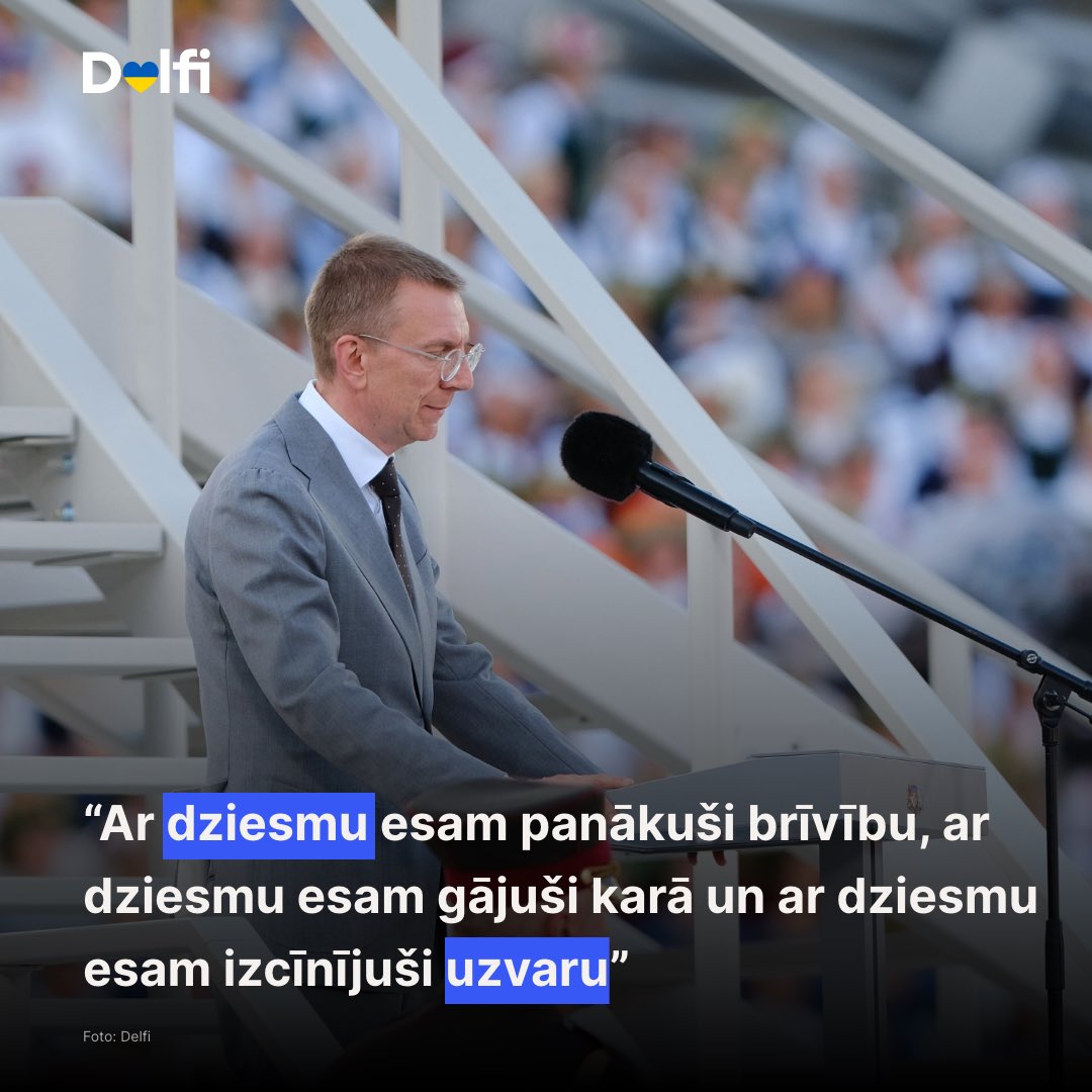 🇱🇻 Jau rīt ar enerģiju, kas gūta šonedēļ, ķersimies pie mūsu valsts tālākās attīstības, svētku uzrunā aicināja @edgarsrinkevics.