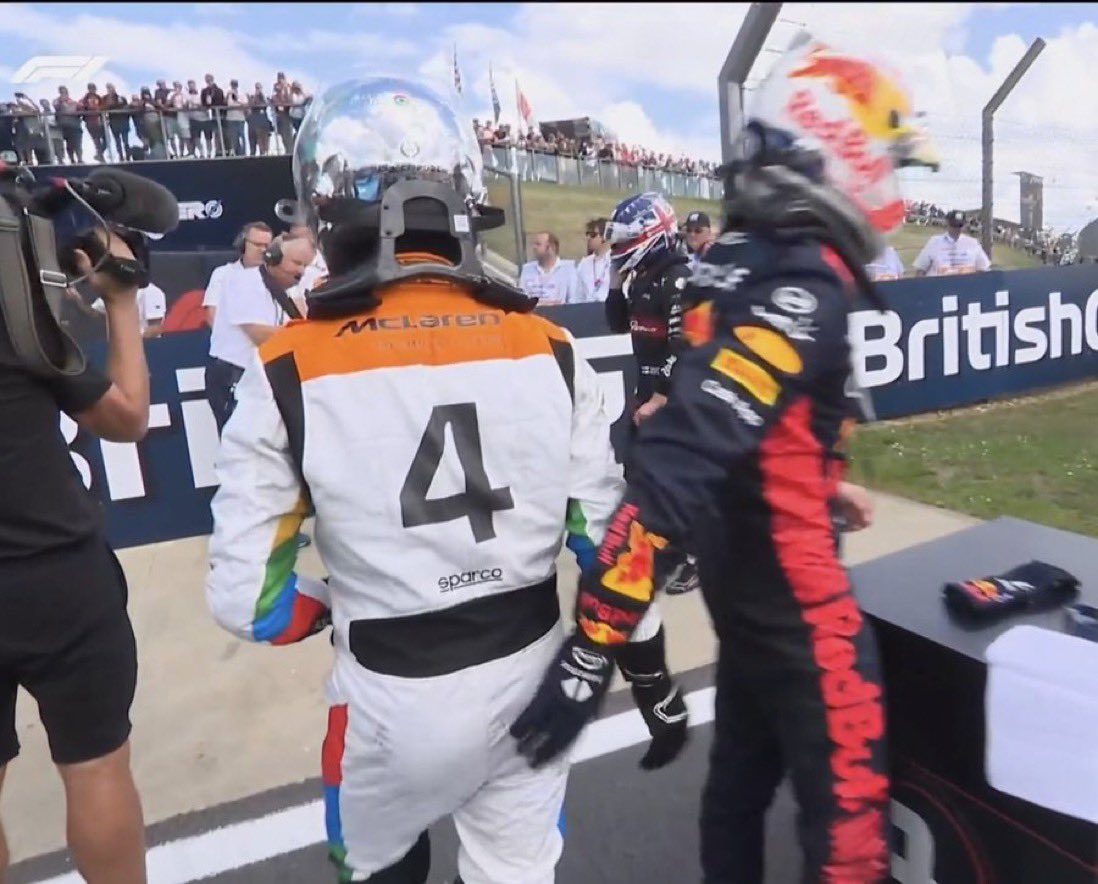 ScrewderiaF1's tweet photo. 🚨Verstappen fined 50.000$ for touching Norris' rear end https://t.co/0yCDcuL1Hp