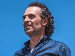 VerdadRevista_'s tweet image. ULTIMÁTUM: Fico Gutiérrez es ahora ó nunca.
Tenemos la última oportunidad de recuperar a Colombia
Si apoyas a Fico 🇨🇴RT
Vídeo completo 👇
youtu.be/ijolIqYRr9E