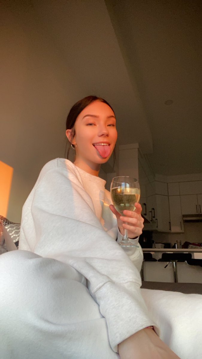 meganryleighhh's tweet photo. like and rt for the nude version 🥵 https://t.co/vH5StSgei6
