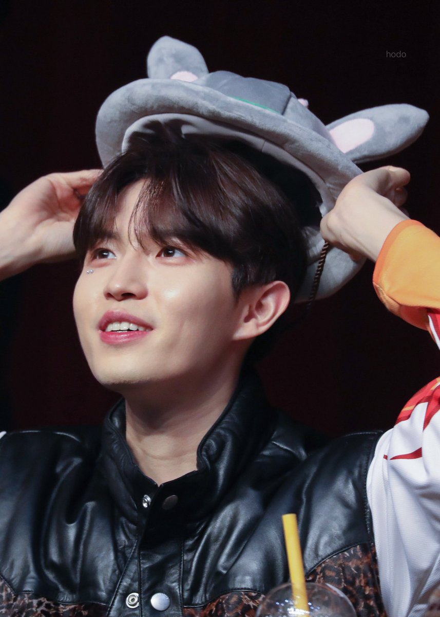kj_hodo's tweet photo. 230707 미니레코드 #김재환 https://t.co/BmyDT3mWvP