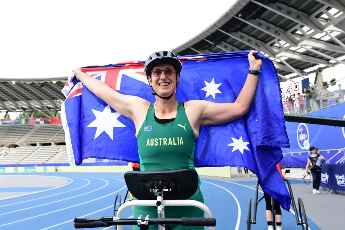 GOLD!! 🥇  Australia has its newest world champion in Maria Strong, who took out the Women's 100m T72 in a world lead time of 17.07 (+0.5).

#ThisIsAthletics