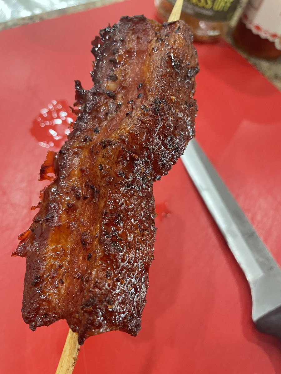 kraigkrempa's tweet image. Smoked pork belly lollipops. Gonna go ahead and call these a success 🤌🏼✨ #porkbelly #bbq #Foodie #foodporn #foodphotography