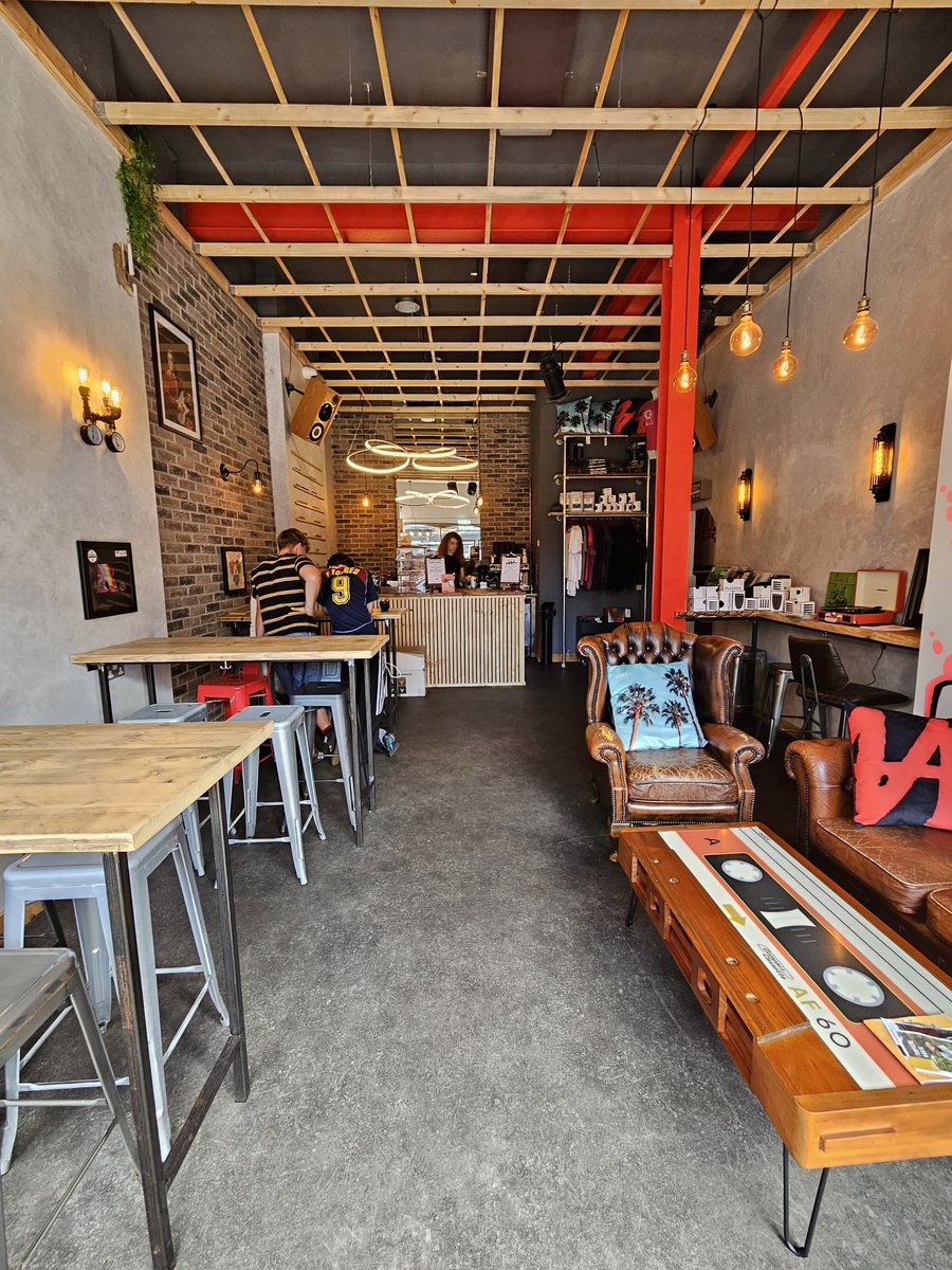 Very much liking AAA on @ColdBathRoad. Great addition to the #Harrogate 'Knotting Hill' scene....

(Can't find them on Twitter but suspect on there somewhere.....)