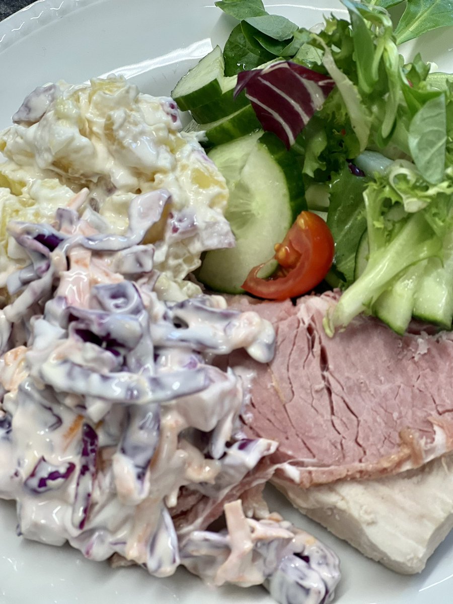 July <a href="/meetmacintyre/">MacIntyre</a> Community Roast including a <a href="/Camerados_org/">Association of Camerados</a> Public Living room where we always gather and catch up. Today we made a fresh #sunmer salad followed by #icecream donated by <a href="/Tesco/">Tesco</a> 👍. The second #Sundays  of each month are the best #MakingADifference #community