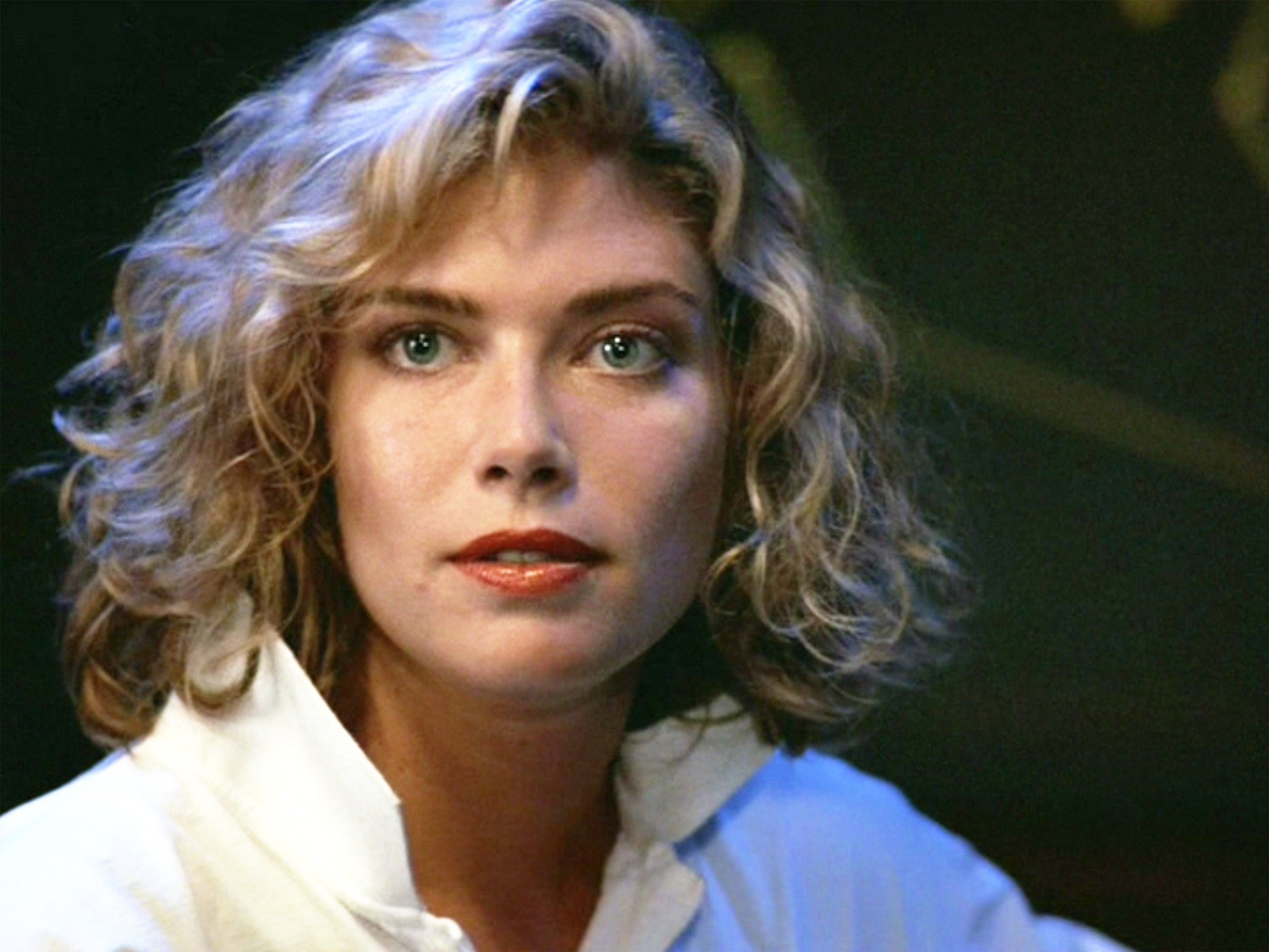 Wishing a Happy 66th Birthday to lesbian actress Kelly McGillis.    