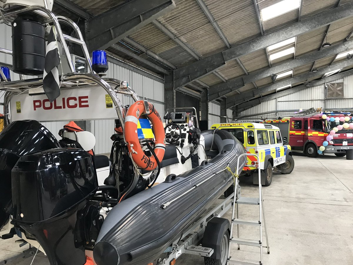 closed260226's tweet photo. It was great to have participated again in this years #bluelightday with the boat and an @EnvAgencySW colleague with whom we have worked for quarter of a century or more. Always a well organised and attended community event. Thanks for the invite. https://t.co/3rYZWlXMvM