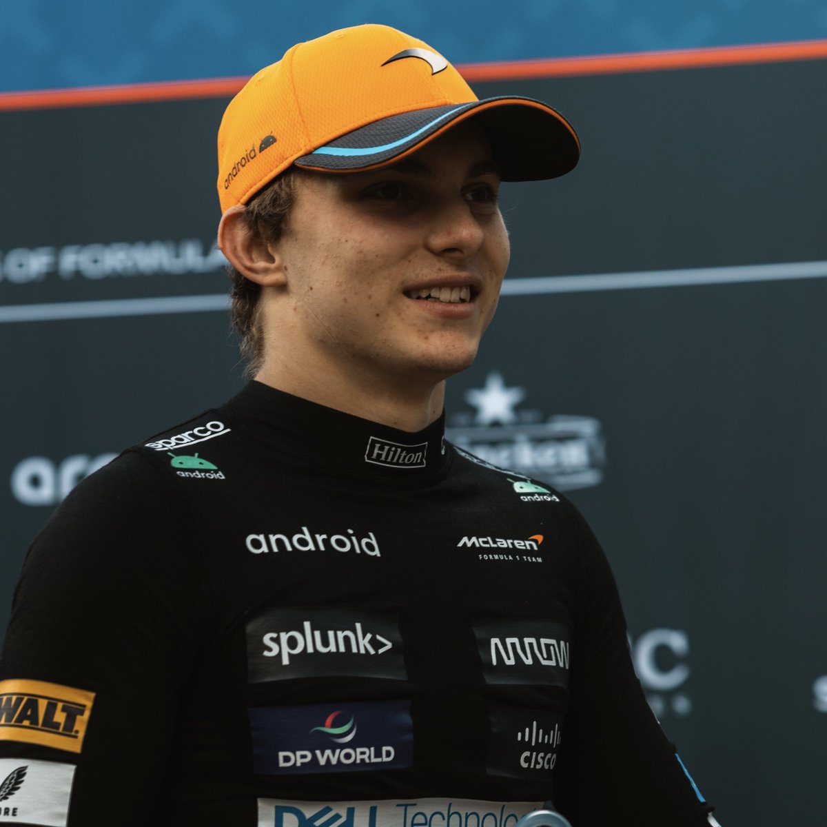 OscarPiastri's tweet image. Safety car didn’t get the memo. But what a car! 🧡