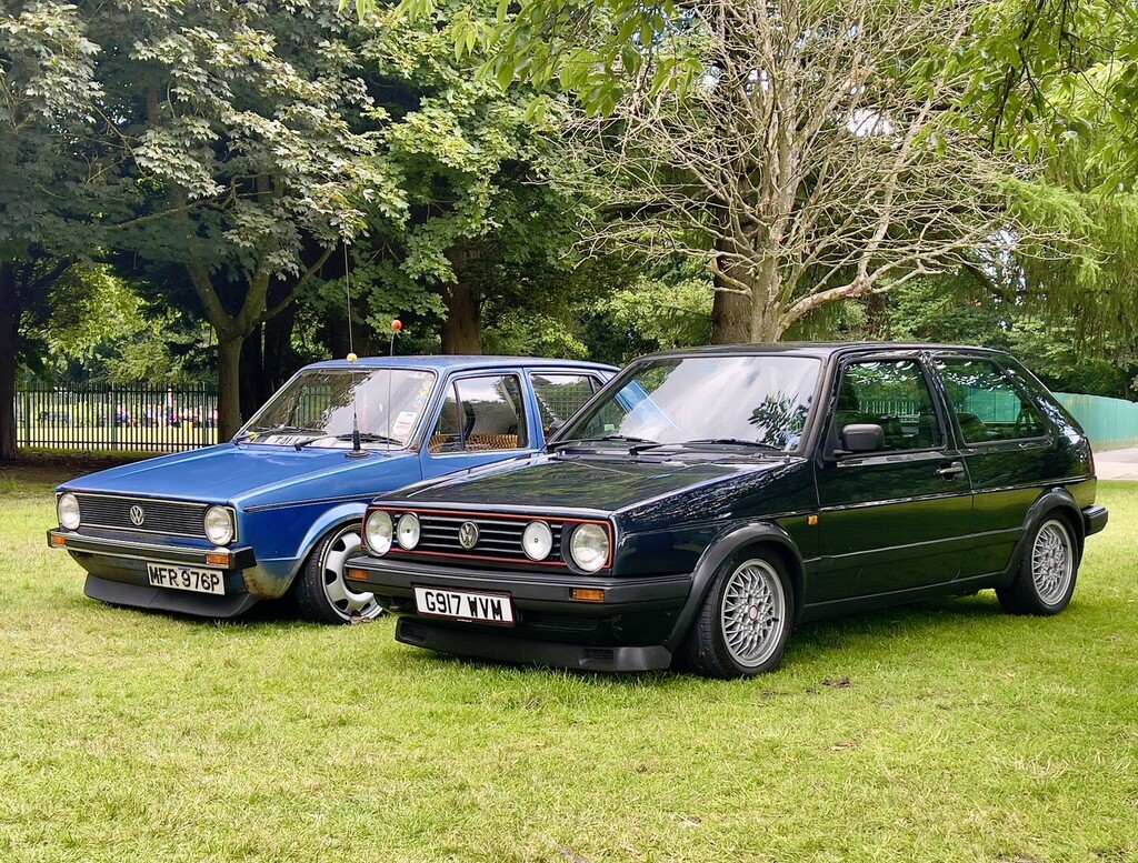 Playing Golf at Didsbury Car Show. #mk2 #mk1 #mk2golf #mk1golf #volkswagen #vw #vwgolf #golf #volkswagengolf #eurowerks #eurowerksuk #cmptechnik #bbs #bbsra #bbswheels #swallowtail #royalblue #royalbluemetallic instagr.am/p/CufBcWFIyZ8/