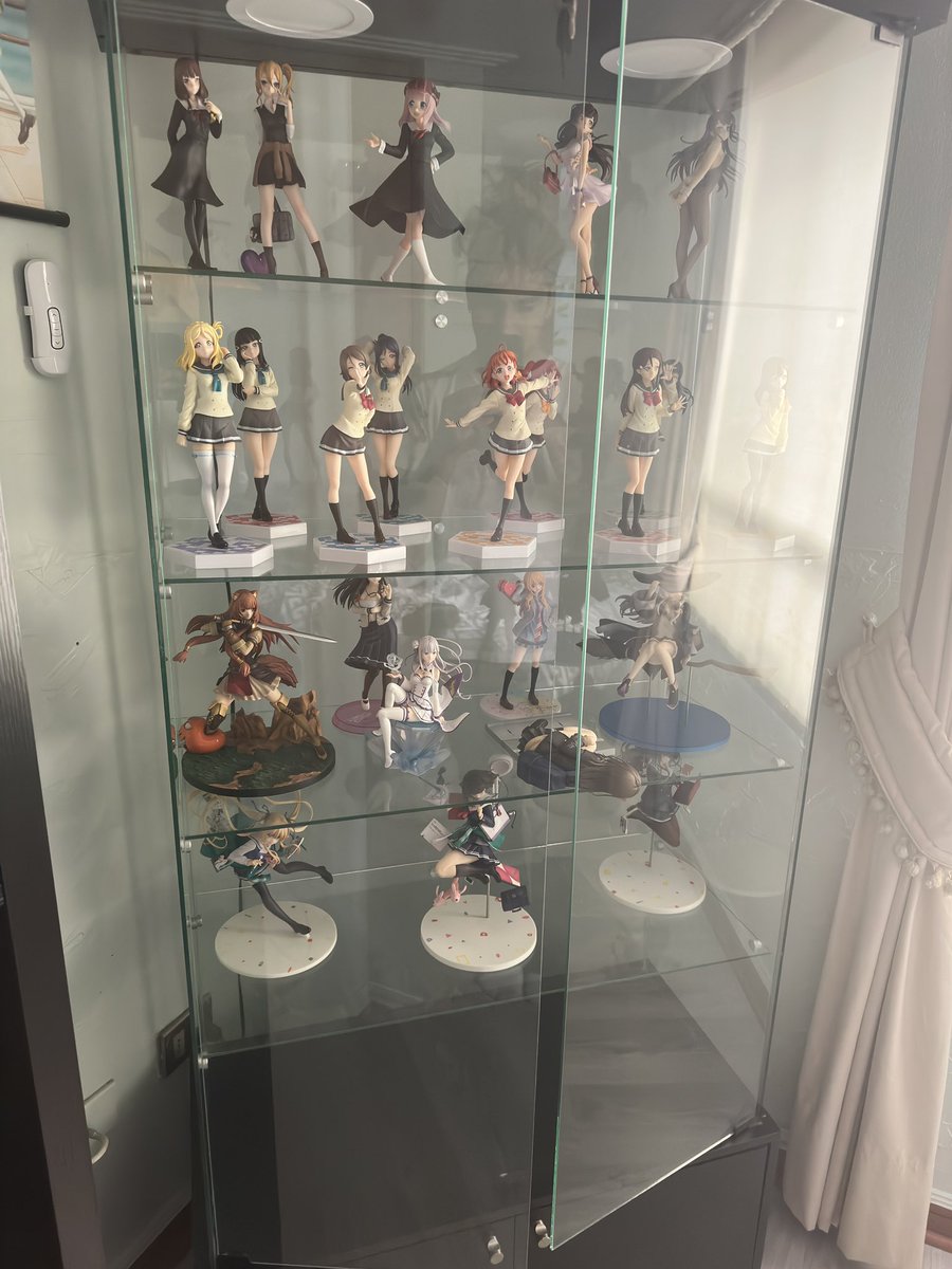 xkshxt's tweet image. Casi queda el pico con el temblor penca